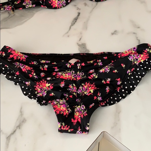 Swimsuit **FIRM on Price** - Picture 2 of 3